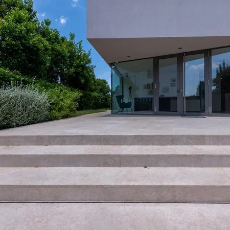 Villa Rm Luxury With Pool In *