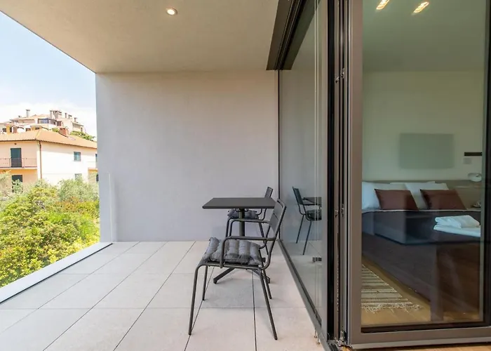 Rm Luxury With Pool In *