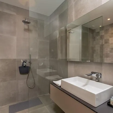 Villa Rm Luxury With Pool In